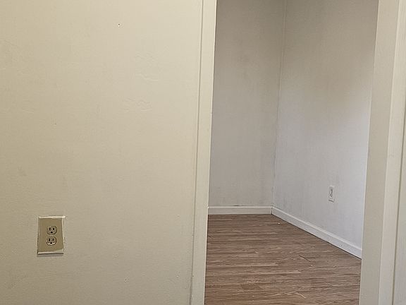 5th image of 207 13th Ave #2