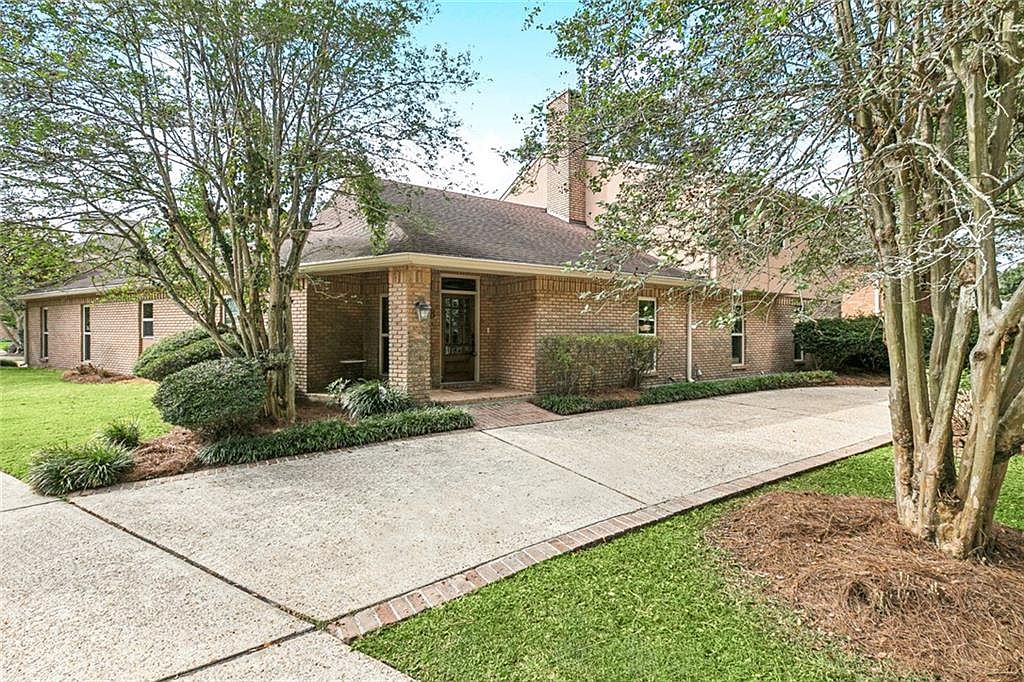 8 Doescher Dr, Harahan, LA 70123 | Zillow