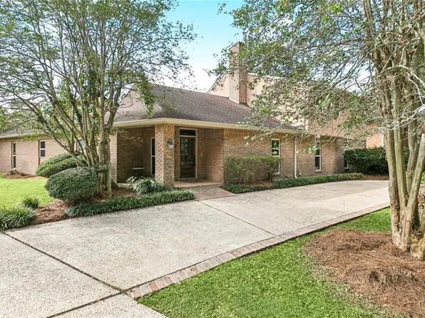 8 Doescher Dr, Harahan, LA 70123