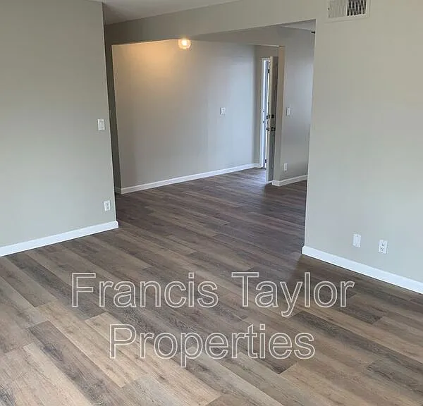 909 Daisy St — Photo 4