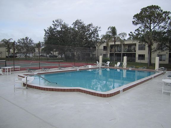 5th image of 200 International Dr APT 407