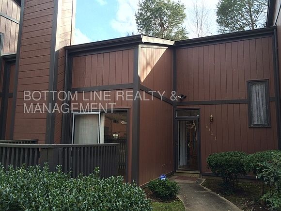 1st image of 6121 Honeysuckle Ln