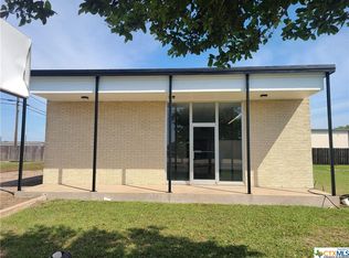2202 Wildwood St, Victoria, TX 77901