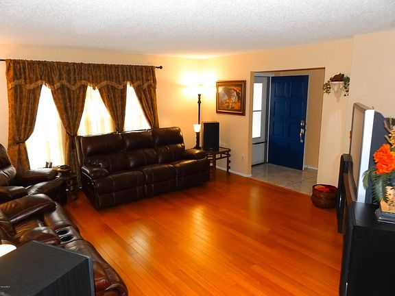 4th image of 4948 Squires Dr