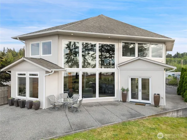 8668 NE Point No Point Road, Hansville, WA 98340