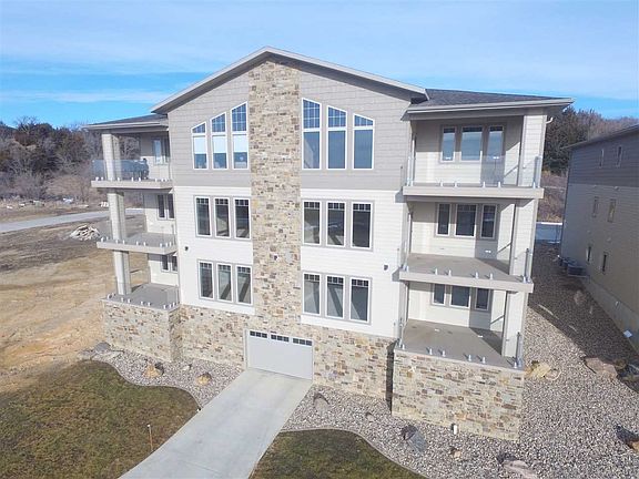 3rd image of 105 Marina Bluffs Ct #3C