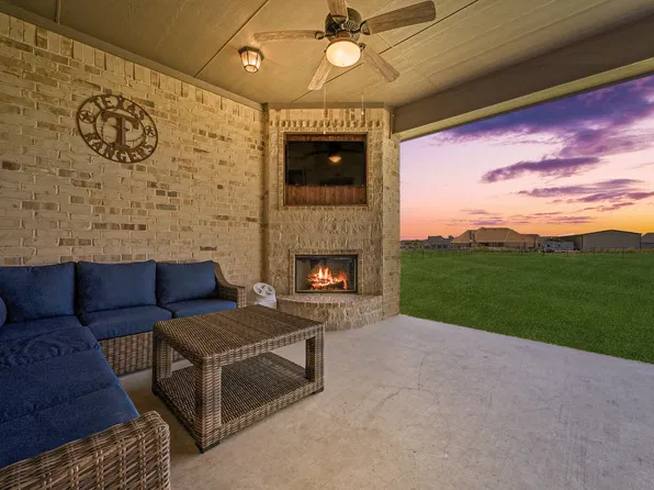 135 Stanford Ln, Springtown, TX 76082