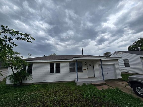 4th image of 2208 Jane St