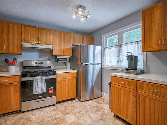 5th image of 66 Merrimack Drive