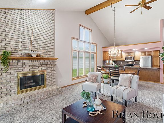 4th image of 6957 Pinehurst Ln NE #3