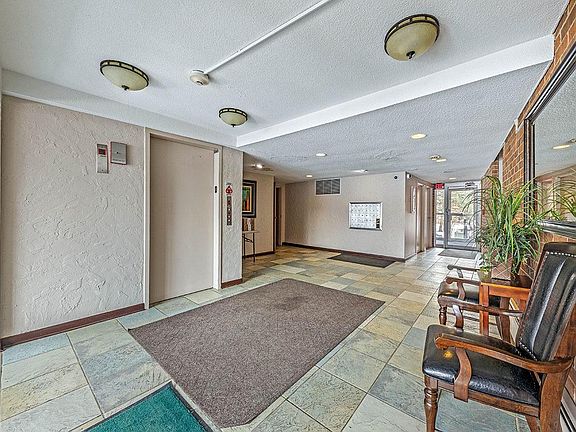 4th image of 2201 S Stewart Ave APT 4M