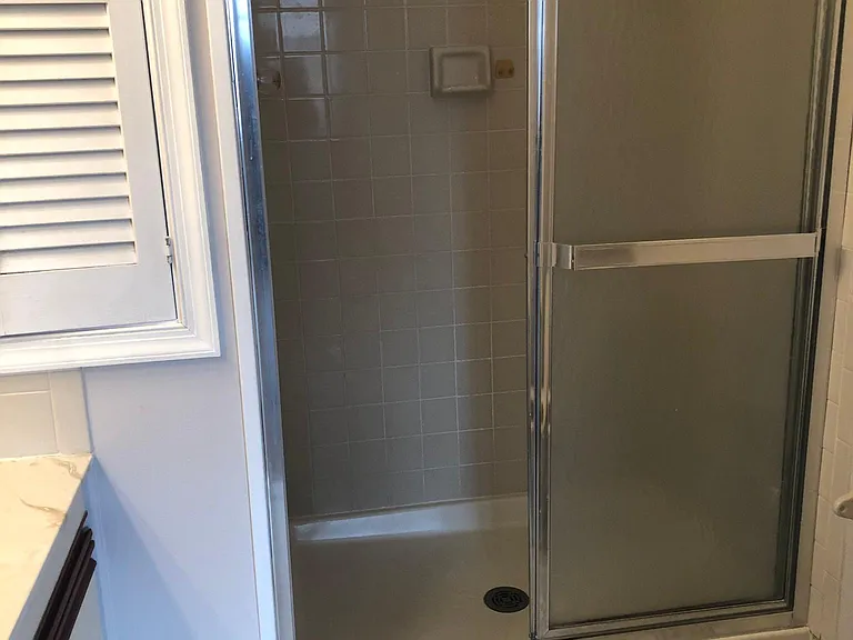 131 Caernarvon Ct — Photo 35