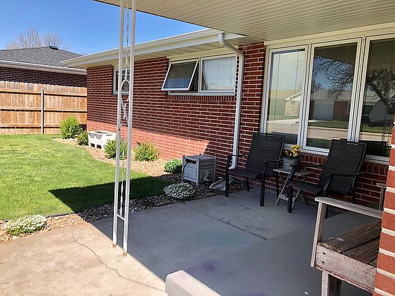 5th image of 1109 Grande Ave