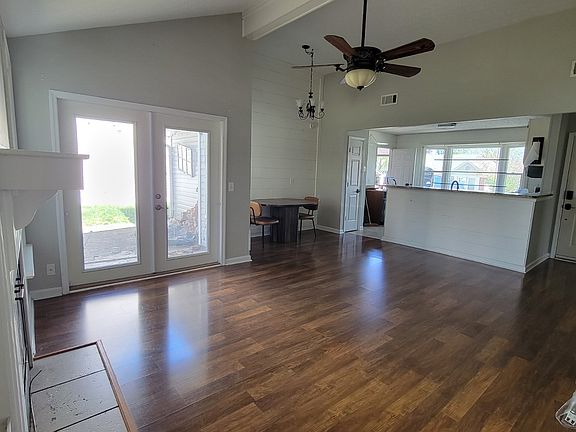 4th image of 131 Southern Trce