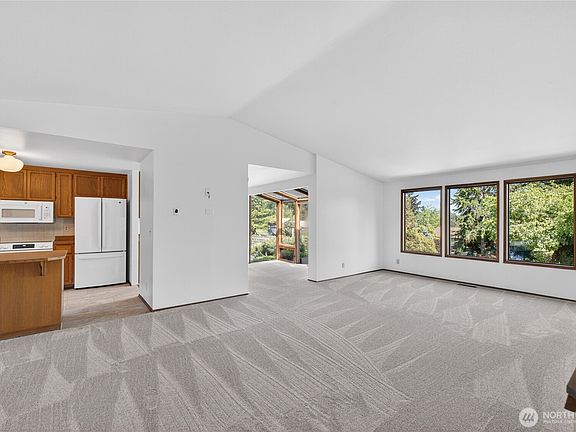 4th image of 271 Elwha Drive