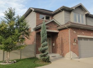 7662 43rd St, Lyons, IL 60534