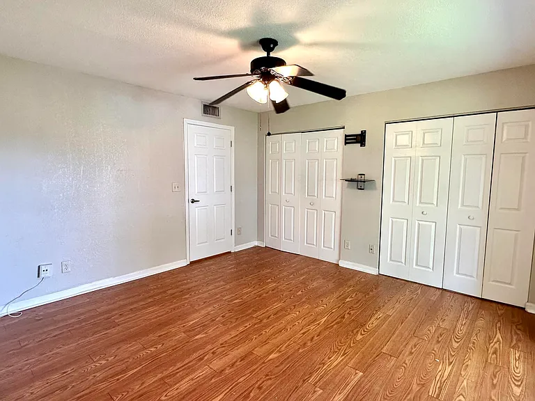 1632 Meadows Cir W — Photo 18