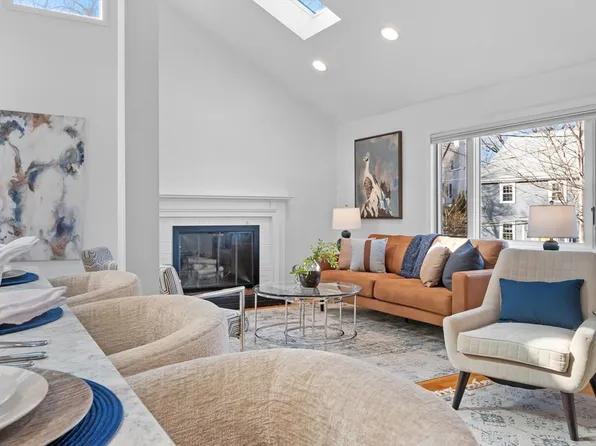 8 Bowditch Rd, Jamaica Plain, MA 02130