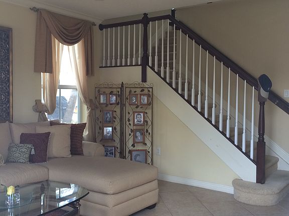 Main entrance Living room