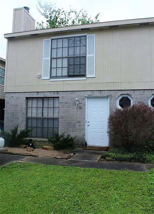 1st image of 4109 Lark Ln APT A