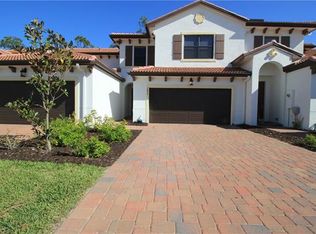 7899 Bristol Cir, Naples, FL 34120
