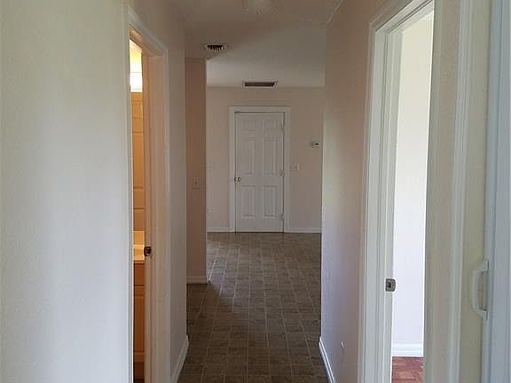 5th image of 806 SE 6th Ct