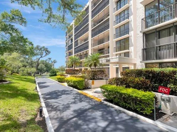 220 Belleview Blvd APT 203, Belleair, FL 33756