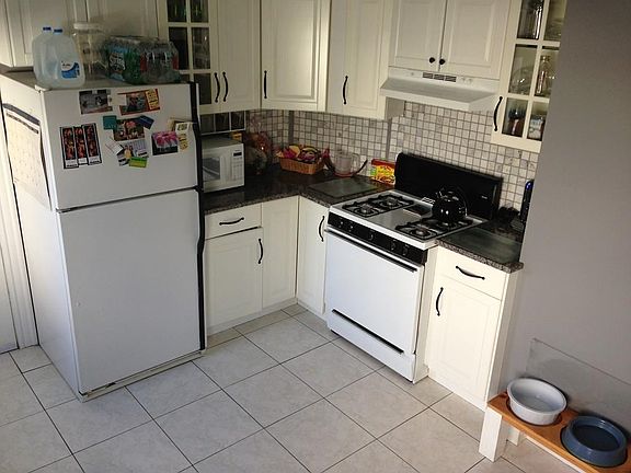2nd image of 40 Vassall St #1