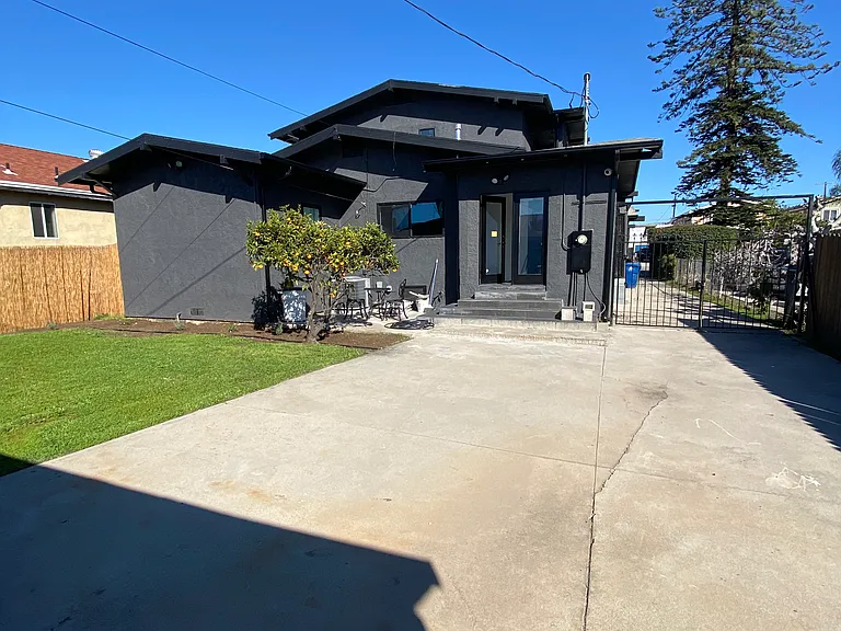 2215 8th Ave — Photo 13