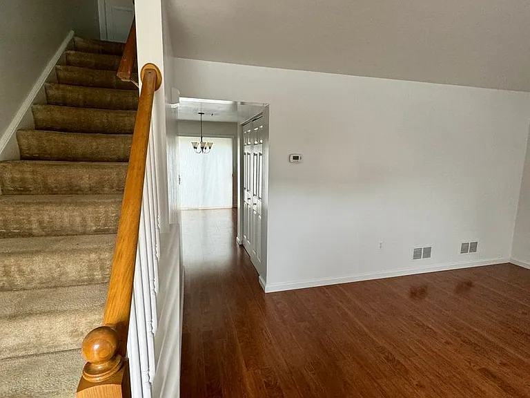 809 Rockwood Dr — Photo 3