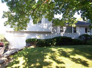28 Cindy Ln, Braintree, MA 02184