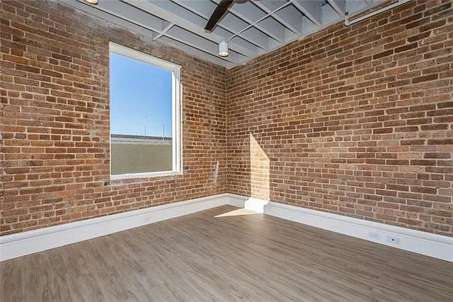 818 Howard Ave #301 — Photo 7