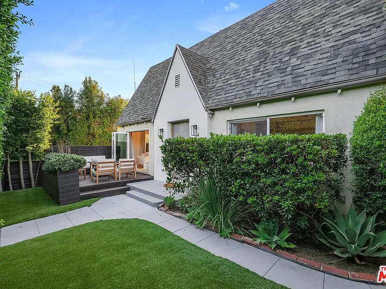 1155 S Rimpau Blvd — Photo 1