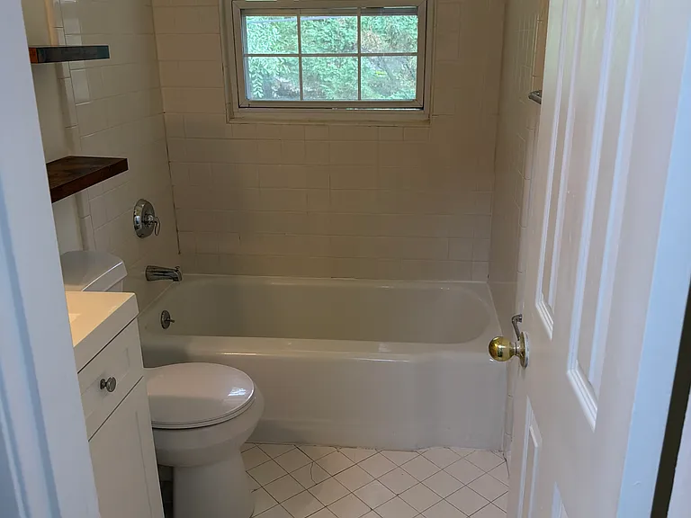 777 Jordan Ln — Photo 2