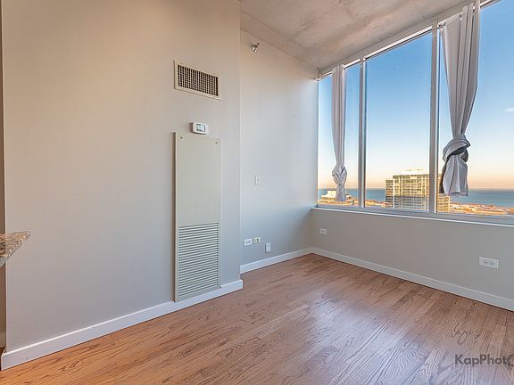 4th image of 1720 S Michigan Ave APT 2805
