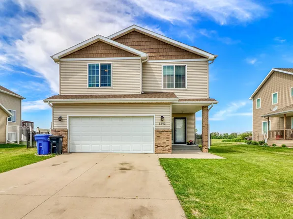 5543 27th St S, Fargo, ND 58104