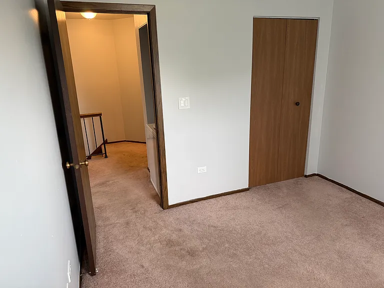 1070 Glouchester Hbr — Photo 13