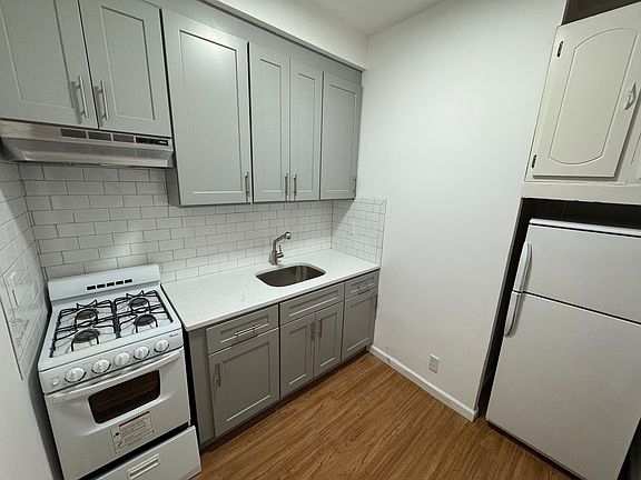 4th image of 66 Newel St Unit 2