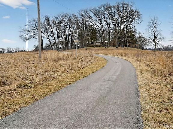 5th image of 2551 Patterson Lake Rd