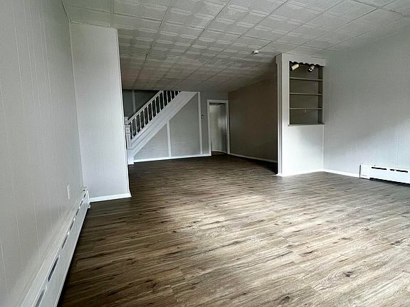 3rd image of 217 W Rowe St