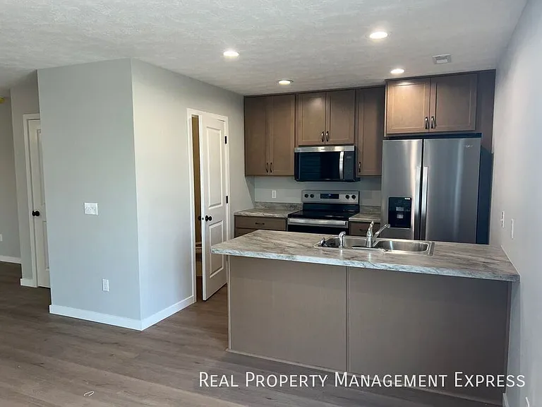 9666 W Tunis Dr — Photo 2