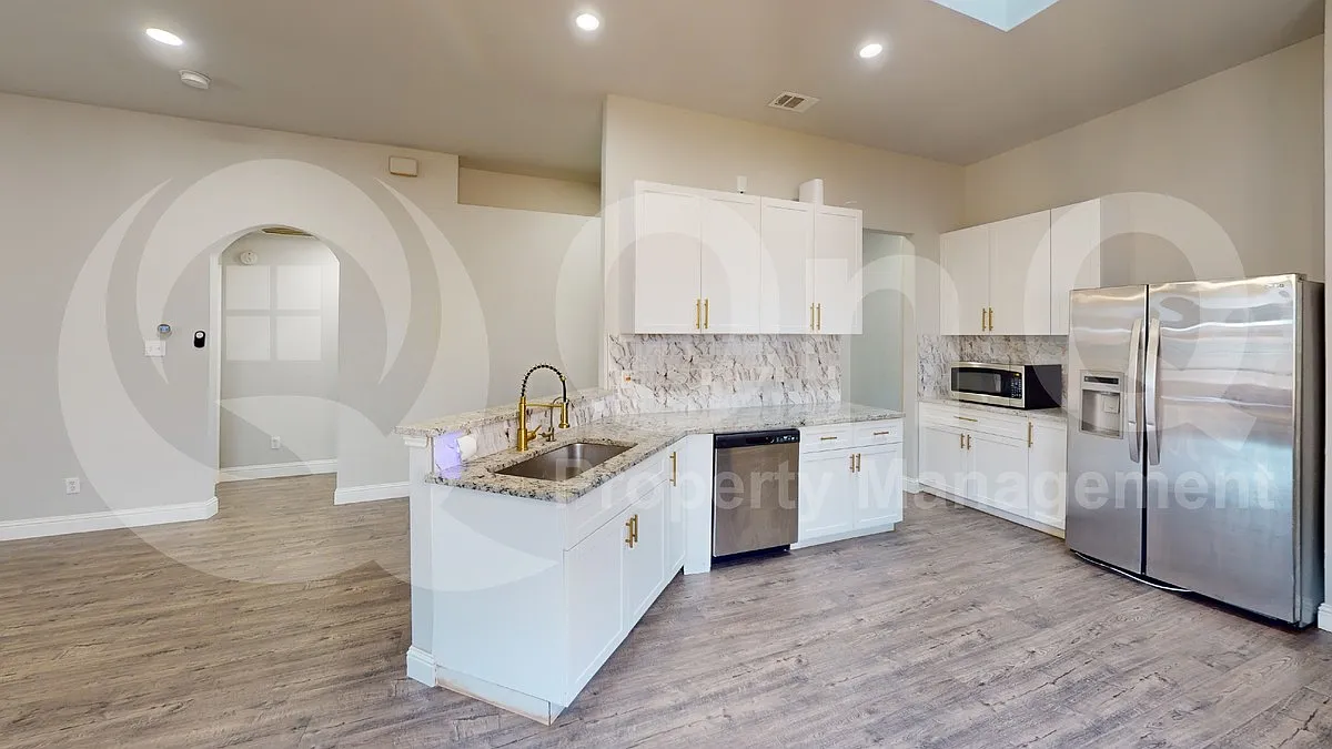 4 bed, 3.0 bath, 2019 sqft, $2,499 — Photo 4