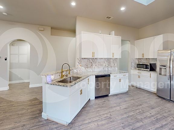 4th image of 3312 Woodberry Ln