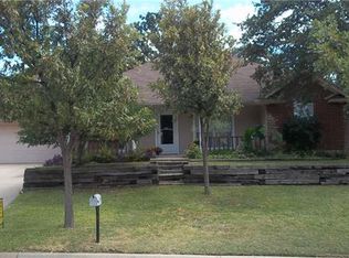 608 Timberoaks Dr, Azle, TX 76020