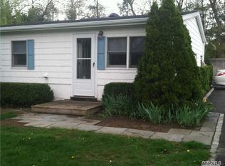 671 Deer Park Rd, Dix Hills, NY 11746