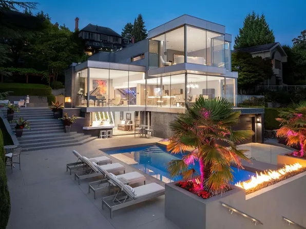 2331 Westhill Dr, West Vancouver, BC V7S 2Z2