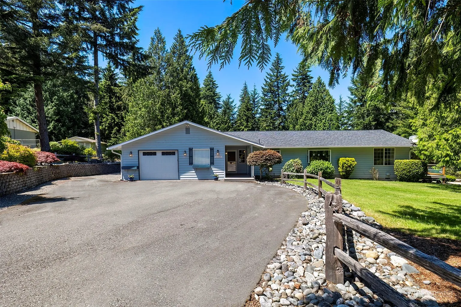 10245 Estate Lane SE photo 1