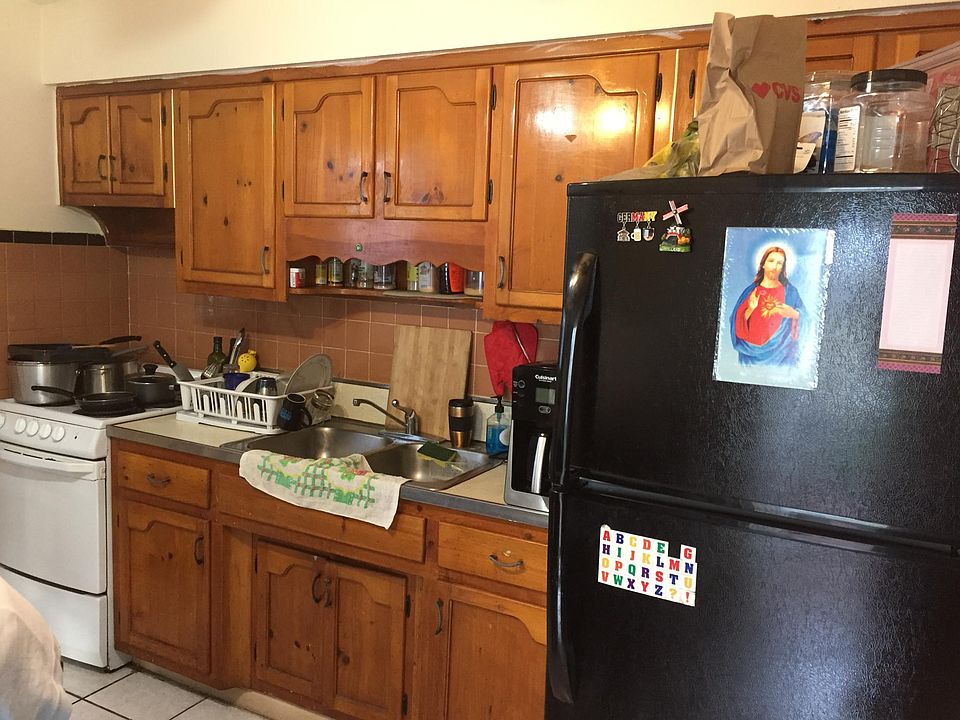 2nd image of 6217 Dewey St