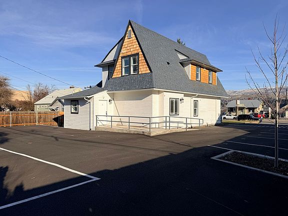 2nd image of 400 S Chelan Ave #202