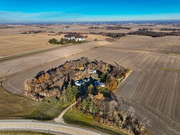 5th image of 6011 County Road 10 SE